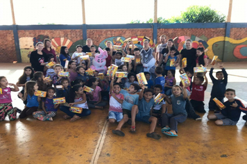 Foto - Coelhinhos visitam educandários (2019)