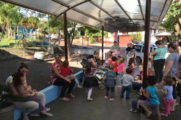 Foto - Coelhinhos visitam educandários (2019)