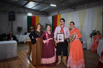 Foto - Comenda CTG Sentinela da Fronteira - Homenagem aos ex- Patrões