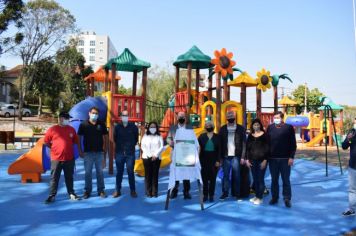 Foto - REVITALIZAÇÃO DA PRAÇA ALIBINDO RIGON E ASFALTO NAS RUAS DO ENTORNO