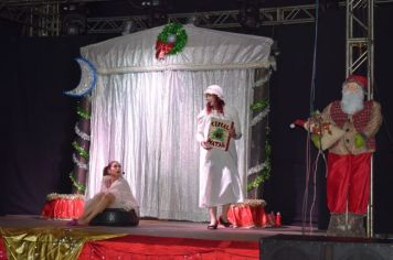 Foto - PEÇA TEATRAL “O NATAL DA FAMÍLIA GENTIL” FOI ATRAÇÃO NO “NATAL DA FELIZ CIDADE”