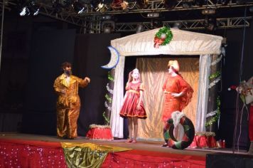 Foto - PEÇA TEATRAL “O NATAL DA FAMÍLIA GENTIL” FOI ATRAÇÃO NO “NATAL DA FELIZ CIDADE”