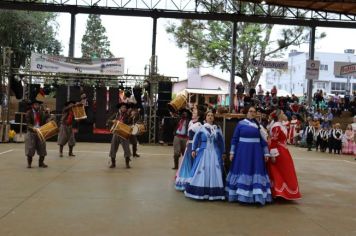 Foto - ACAMPAMENTO FARROUPILHA - APRESENTAÇÃO DE INVERNADAS