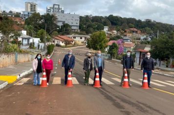 Foto - INAUGURAÇÃO ASFALTO RUA TUPÃ