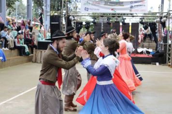 Foto - ACAMPAMENTO FARROUPILHA - APRESENTAÇÃO DE INVERNADAS