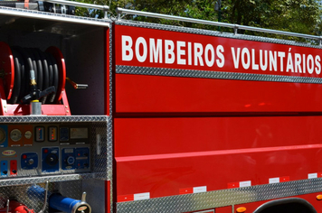 Foto - Entrega Caminhão de Bombeiros/SAMU