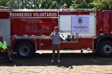 Foto - Entrega Caminhão de Bombeiros/SAMU