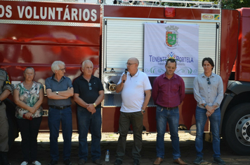 Foto - Entrega Caminhão de Bombeiros/SAMU