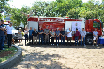 Foto - Entrega Caminhão de Bombeiros/SAMU