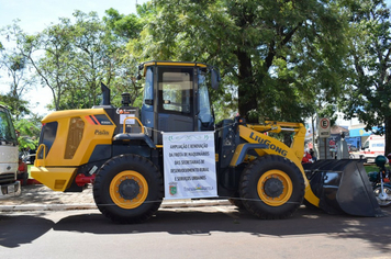 Foto - Entrega Oficial de Máquinas