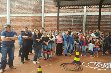 Foto - Escola Ayrton Senna  3ª edição “ Dia da Família na Escola”