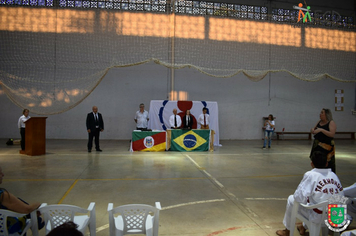 Foto - Escola Educar de Artes Marciais realiza exame de faixa preta de Taekwondo em Tenente Portela