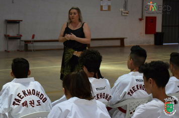 Foto - Escola Educar de Artes Marciais realiza exame de faixa preta de Taekwondo em Tenente Portela