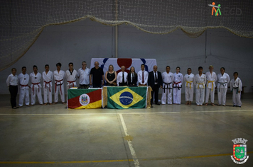 Foto - Escola Educar de Artes Marciais realiza exame de faixa preta de Taekwondo em Tenente Portela