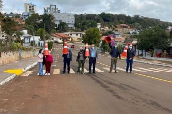 Foto - INAUGURAÇÃO ASFALTO RUA TUPÃ