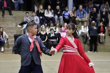 Foto - Semana Farroupilha: Sessão Solene e escolha das Prendas e Peões do 11º Acampamento Farroupilha