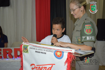 Foto - Formatura Alunos Proerd - Programa Educacional de Resistência as Drogas