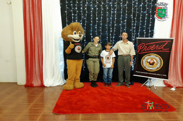 Foto - Formatura Alunos Proerd - Programa Educacional de Resistência as Drogas