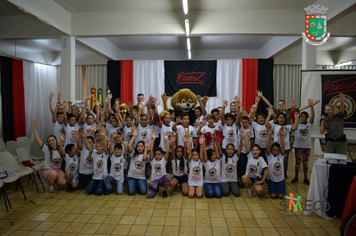 Foto - Formatura Alunos Proerd - Programa Educacional de Resistência as Drogas