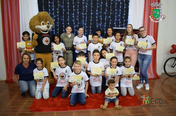 Foto - Formatura Alunos Proerd - Programa Educacional de Resistência as Drogas