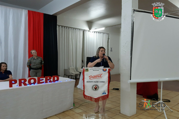 Foto - Formatura Alunos Proerd - Programa Educacional de Resistência as Drogas