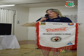 Foto - Formatura Alunos Proerd - Programa Educacional de Resistência as Drogas