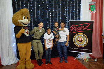 Foto - Formatura Alunos Proerd - Programa Educacional de Resistência as Drogas