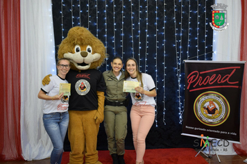 Foto - Formatura Alunos Proerd - Programa Educacional de Resistência as Drogas