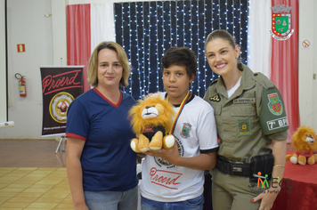 Foto - Formatura Alunos Proerd - Programa Educacional de Resistência as Drogas