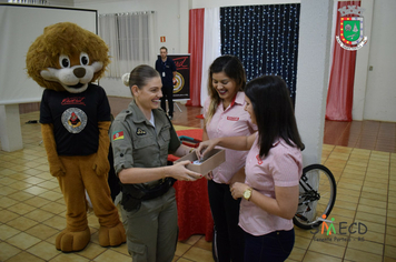 Foto - Formatura Alunos Proerd - Programa Educacional de Resistência as Drogas