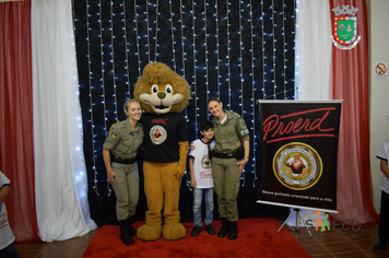 Foto - Formatura Alunos Proerd - Programa Educacional de Resistência as Drogas