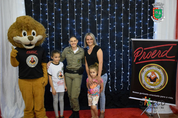 Foto - Formatura Alunos Proerd - Programa Educacional de Resistência as Drogas