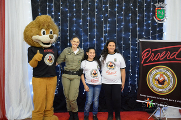 Foto - Formatura Alunos Proerd - Programa Educacional de Resistência as Drogas