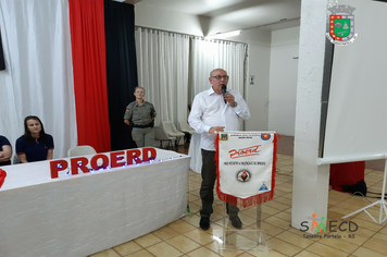 Foto - Formatura Alunos Proerd - Programa Educacional de Resistência as Drogas