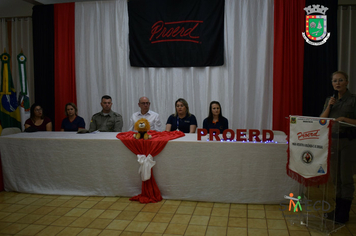 Foto - Formatura Alunos Proerd - Programa Educacional de Resistência as Drogas