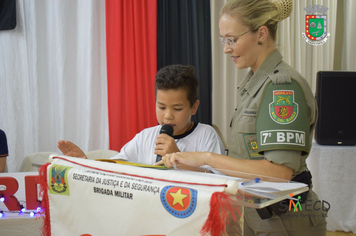 Foto - Formatura Alunos Proerd - Programa Educacional de Resistência as Drogas