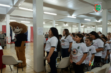 Foto - Formatura Alunos Proerd - Programa Educacional de Resistência as Drogas