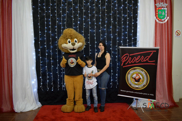 Foto - Formatura Alunos Proerd - Programa Educacional de Resistência as Drogas