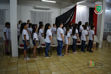 Foto - Formatura Alunos Proerd - Programa Educacional de Resistência as Drogas