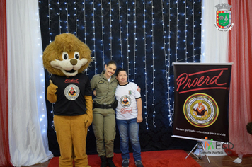 Foto - Formatura Alunos Proerd - Programa Educacional de Resistência as Drogas