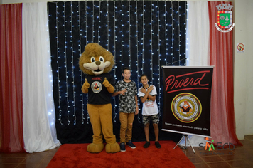 Foto - Formatura Alunos Proerd - Programa Educacional de Resistência as Drogas