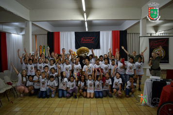 Foto - Formatura Alunos Proerd - Programa Educacional de Resistência as Drogas