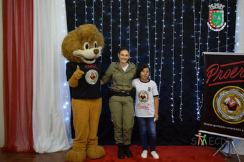 Foto - Formatura Alunos Proerd - Programa Educacional de Resistência as Drogas