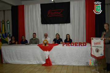 Foto - Formatura Alunos Proerd - Programa Educacional de Resistência as Drogas