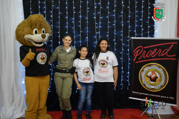 Foto - Formatura Alunos Proerd - Programa Educacional de Resistência as Drogas