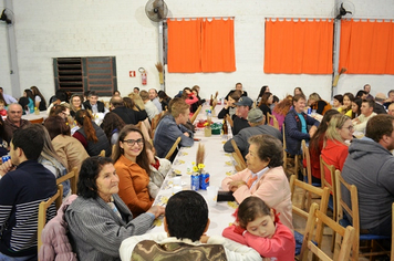 Foto - Jantar da Escola Marcilio Dias