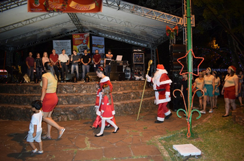 Foto - Natal Feliz 2018 - Entrega da Chave da cidade para o Papai Noel + Banda Sol Maior