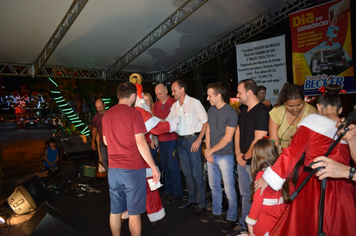 Foto - Natal Feliz 2018 - Entrega da Chave da cidade para o Papai Noel + Banda Sol Maior