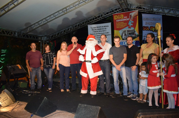 Foto - Natal Feliz 2018 - Entrega da Chave da cidade para o Papai Noel + Banda Sol Maior