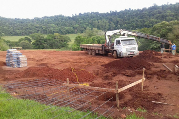 Foto - Obras da Quadra Poliesportiva na Comunidade de Lajeado Leão são iniciadas